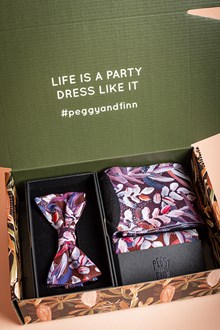 Protea Burgundy Bow Tie Gift Set